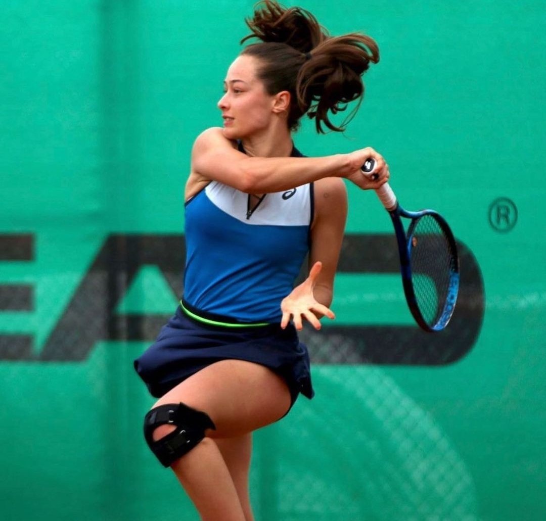Genç tenisçimiz Zeynep Sönmez Almanya'da düzenlenen Hamburg European Open turnuvasında 🇦🇺 Astra Sharma'yı 1-6, 6-3, 6-4'lük setlerle yenerek elemelerde final turuna yükseldi. 💪🏻
<a href="/MertovsTDesk/">Mert Ertunga</a>
