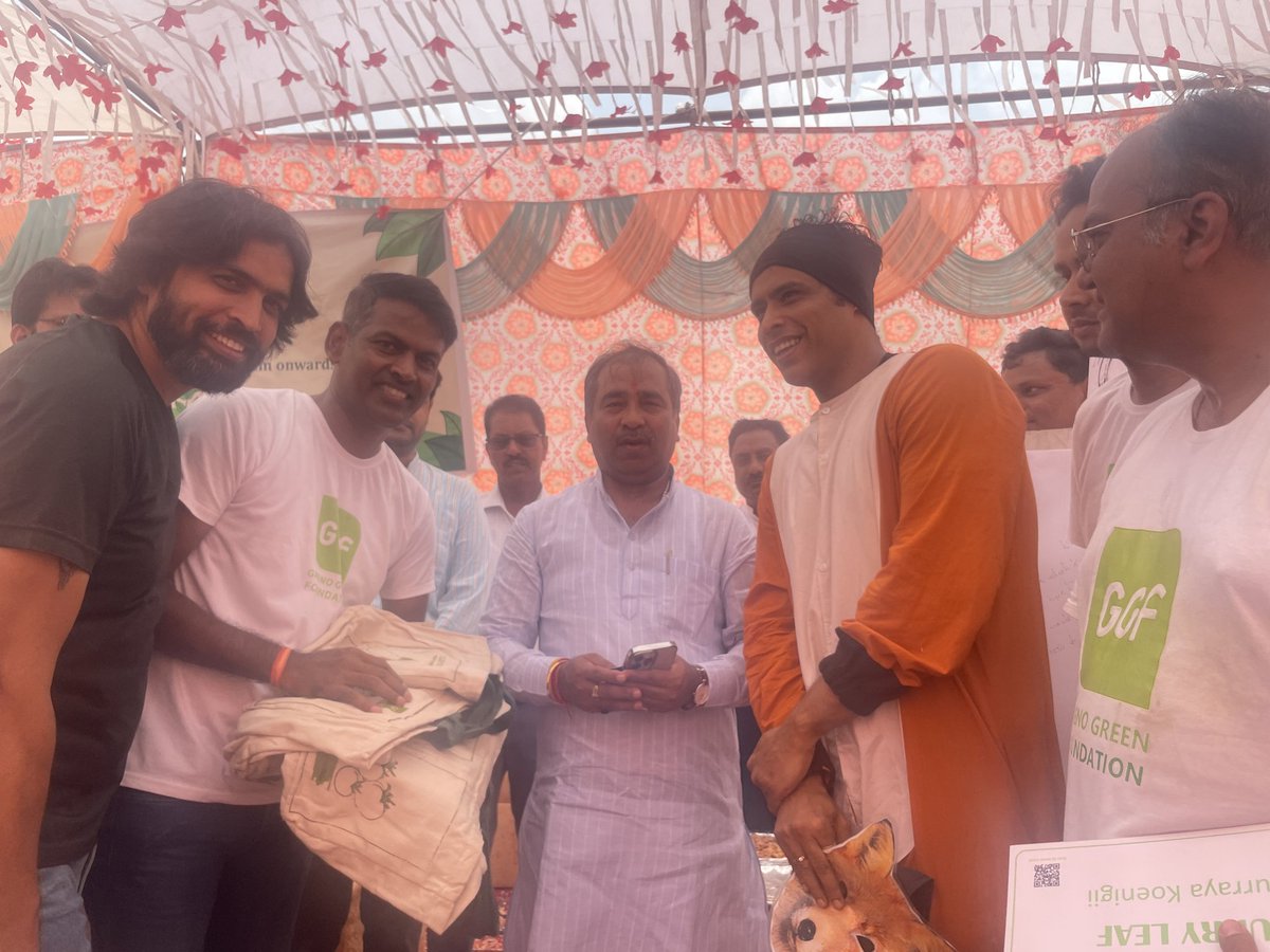 Alongwith plantation drive, awarness drive for no plastic also don under supervision of @BrijeshSinghBJP ji Minister of State, Public Works Department, UP govt, MLA Deoband Assembly. All citizens took pledge to volunteer to say goodbye plastic. @myogiadityanath @dmgbnagar