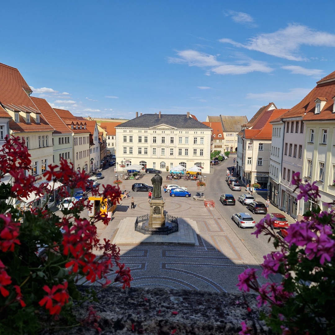 #Sommertour: Stadtrundgang der beiden FDP-MdB @IngoBodtke und @MarcusFaber in der Lutherstadt Eisleben mit Norbert Schulze, dem stellvertretenden Bürgermeister. Luther, Geschichte und Kultur hautnah - dazu aktuelle Fragen zur Stadt- und Landesentwicklung.