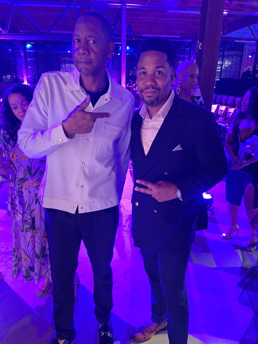jesaintfleur's tweet photo. An unforgettable night supporting a great foundation- the HollyRod Foundation! Had the incredible honor of meeting and chatting with some incredibly talented special guest's who are passionate about raising awareness around Autism &amp; Parkinson's Disease.
#TheNETworkLA #HollyRodFDN https://t.co/XLV0jEJtXc