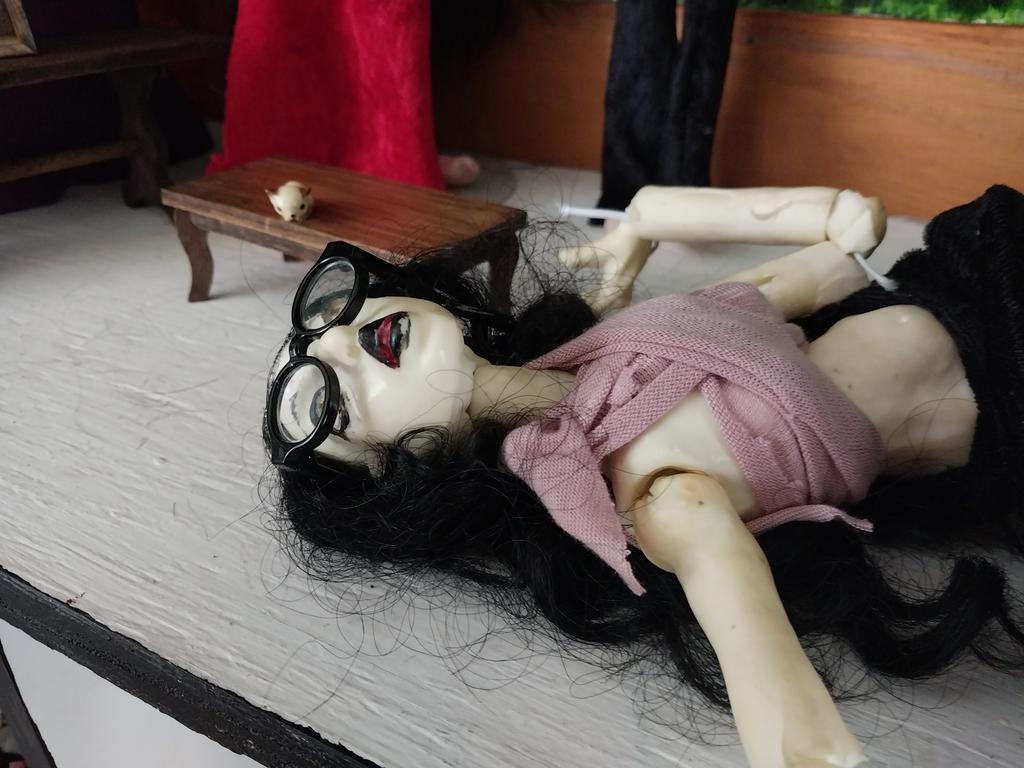 she's so dramatic 🙄