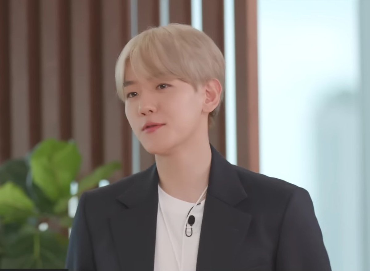 a chanbaek au

"Kulang to Baek, kasi sabi sa meeting kahapon we need to revise lalo na 'tong part na 'to," ungot ni Kyungsoo sa kaibigan.

Baekhyun, as a newly promoted senior staff, was assigned to a new project.