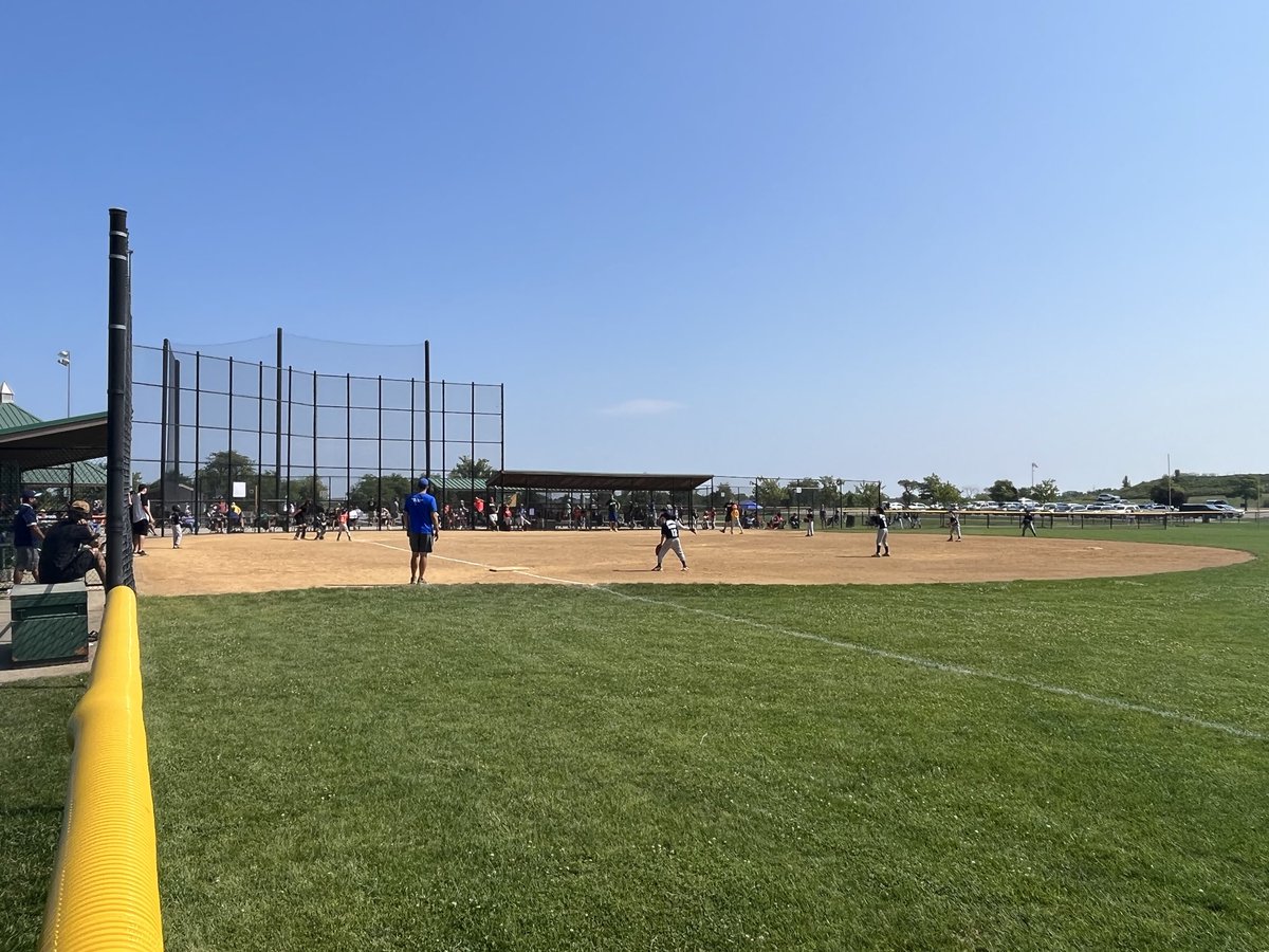 GoodDay4TheRam's tweet image. Best baseball weekend of the year with the annual AJR tournament taking place. Every field in Grayslake being utilized. Kudos GLPD as fields look great and GYBA volunteerism off the charts. It’s a baseball community. #thisiswhatwedo ⁦@GYBA_Official⁩