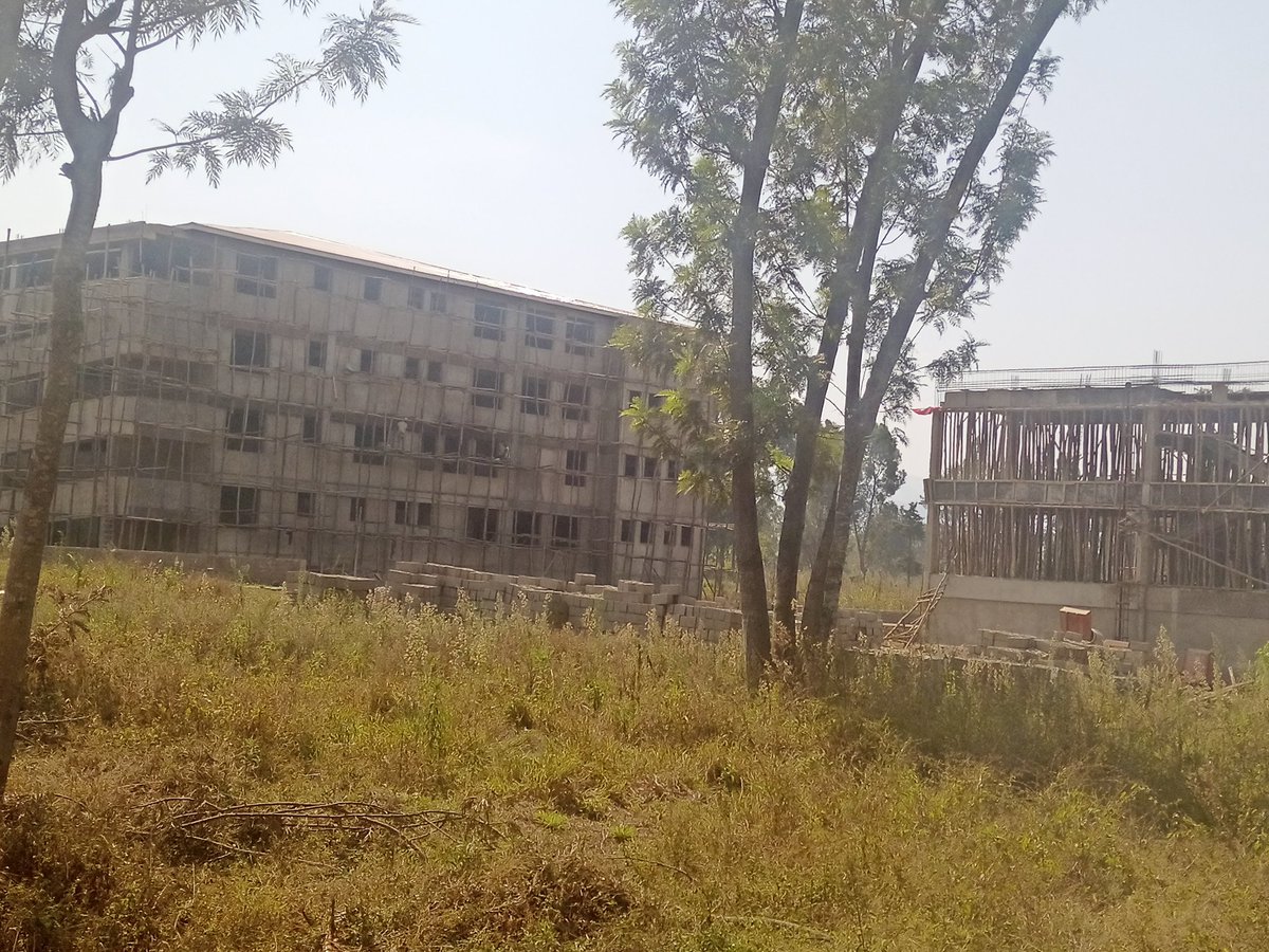 arsene_zagabe's tweet image. Cité de la science. Première phase: un hôpital général de référence MBL et une école technique moderne LA MODESTIE, camp des médecins et enseignants. Ici c'est pas à Bukavu, mais dans le territoire de #Kabare.. Accompagner le PD-145 du candidat Président AFDC-A et AEDC-A.