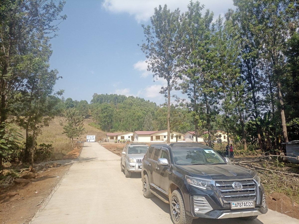 arsene_zagabe's tweet image. Cité de la science. Première phase: un hôpital général de référence MBL et une école technique moderne LA MODESTIE, camp des médecins et enseignants. Ici c'est pas à Bukavu, mais dans le territoire de #Kabare.. Accompagner le PD-145 du candidat Président AFDC-A et AEDC-A.