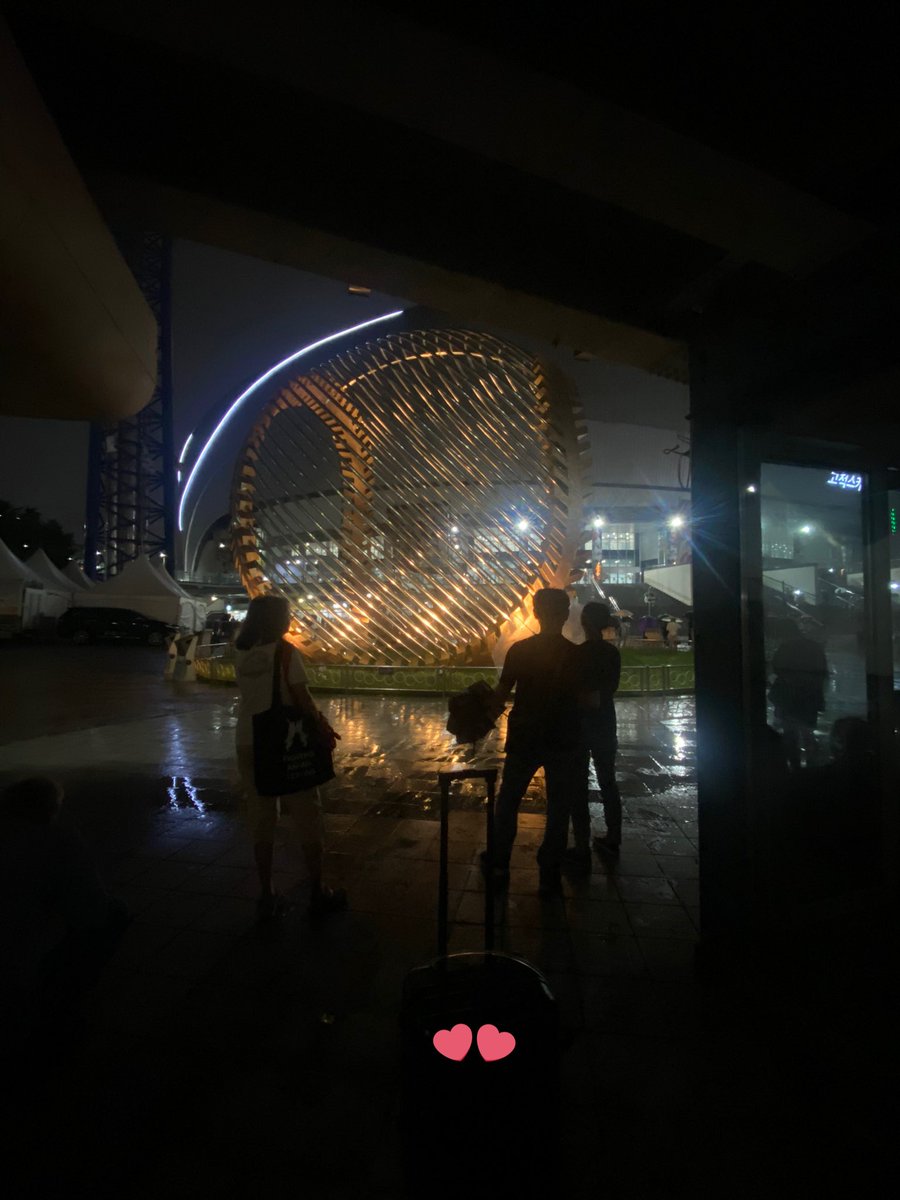 zoominservice's tweet photo. [세븐틴 팔로우 콘서트 반납장소]
수령 장소에서 조금 더 들어오시면 비를 피할 수 있는 더 넓은 공간이 있습니다. 찾기 어려우시면 확정문자 받으신 번호로 전화주시기 바랍니다! https://t.co/0zVejaFbkQ
