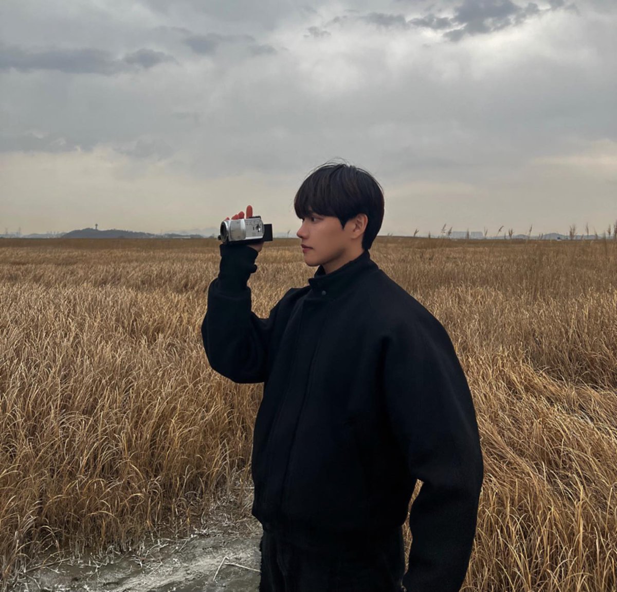 Blank2y_Poland's tweet photo. 2023-07-21

#DONGHYUK na instagramie (@/6uopark)

"🎞️"

#블랭키 #동혁 https://t.co/aSXeE1tJwZ