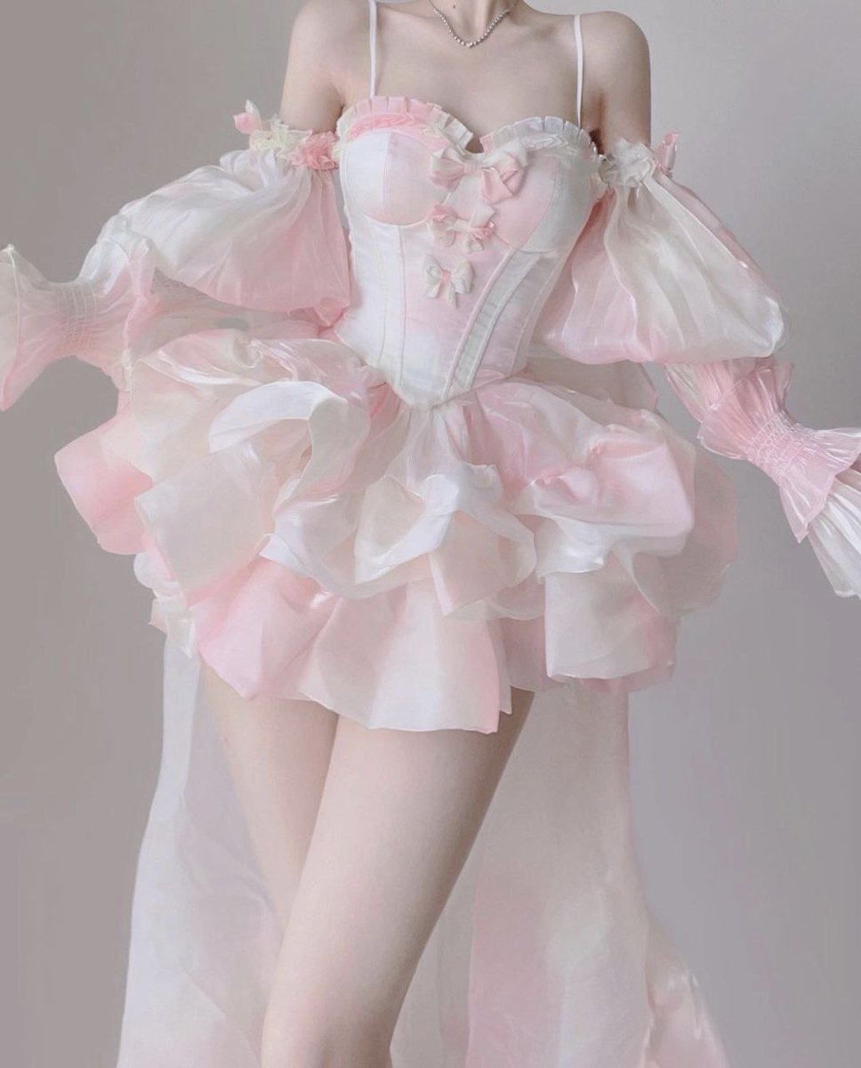 Your 3rd @ has to wear this. Who are you tagging? 🤍