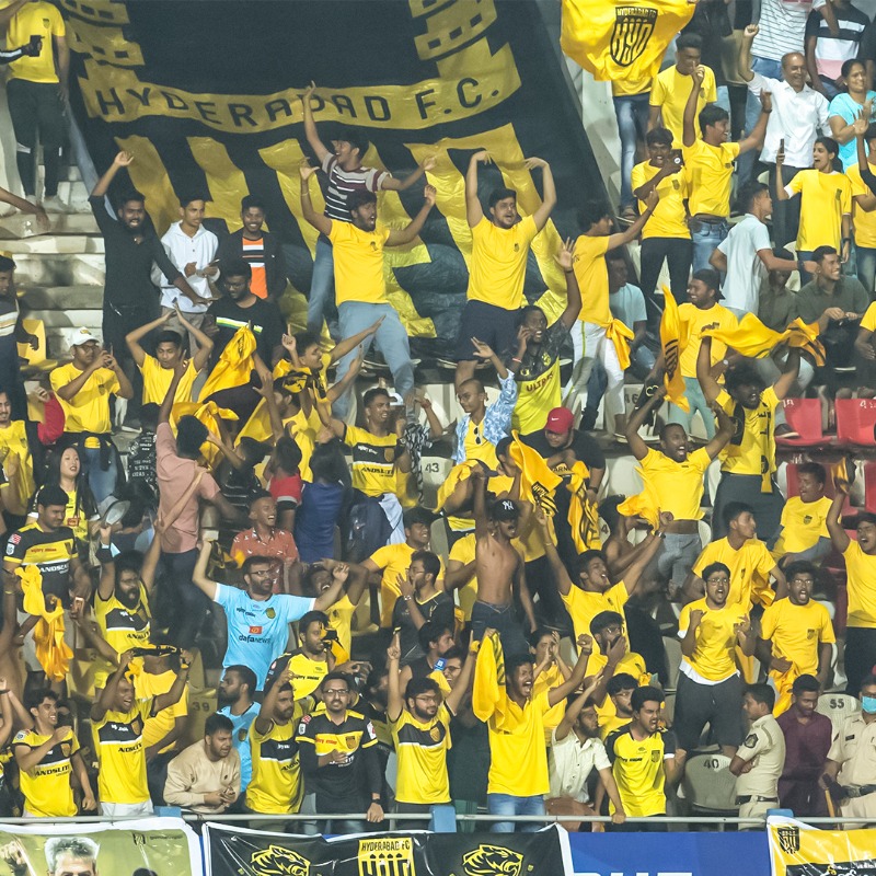 HydFCOfficial's tweet photo. ⚽ Football has always been a part of our city's fabric!

Hear from a die-hard Legion, @tarun_aritakula about his journey with HFC and what it means to the fans and the city of Hyderabad 💛🖤

#TalesFromTheMaidaan #WeAreHFC #మనహైదరాబాద్ #HyderabadFC @DeccanLegion