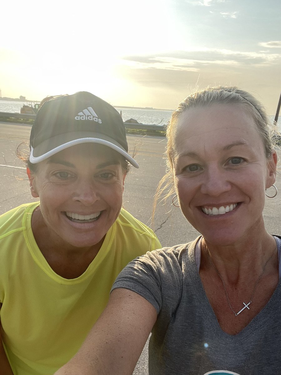 Lunchbox081978's tweet photo. Bridge repeats in Atlantic Beach! Training for #blueridgerelay #run #runner #running https://t.co/9CTA6JnIL1