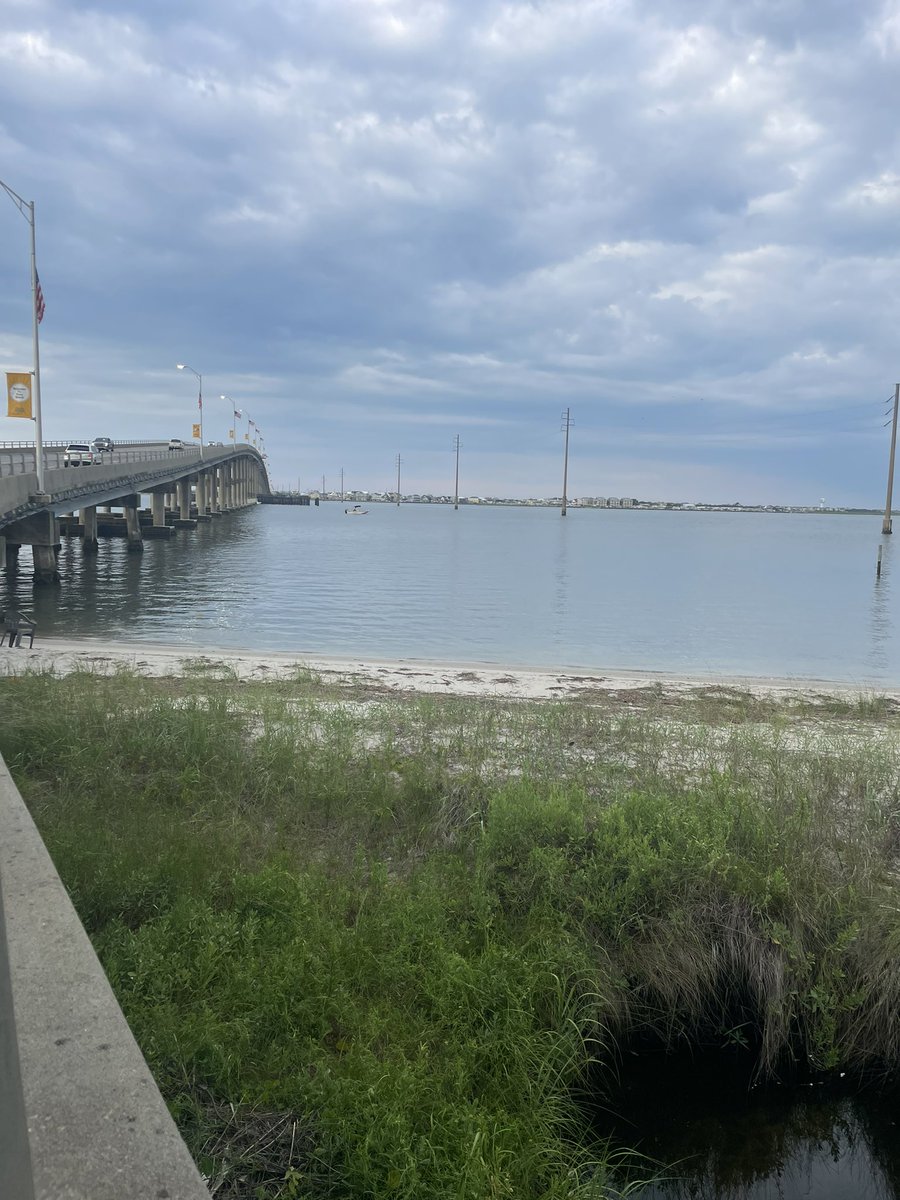 Lunchbox081978's tweet photo. Bridge repeats in Atlantic Beach! Training for #blueridgerelay #run #runner #running https://t.co/9CTA6JnIL1