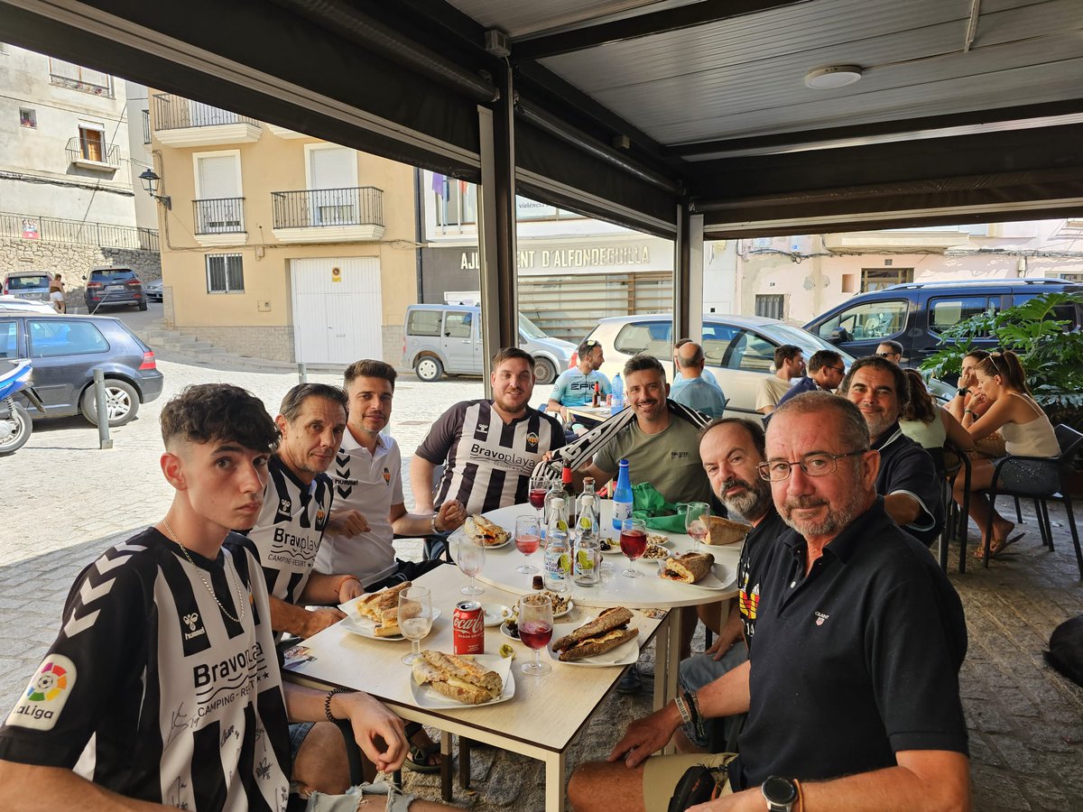 BellotesAlbineg's tweet photo. Primer esmorzar de la pretemporada 2023/24 en 
Ca Mario.....Pam Pam Orellut 
🤍🖤🤍🖤🤍🖤🤍🖤🤍🖤🤍🖤
Alfondeguilla&amp;LaVall&amp;Castelló https://t.co/AiPccoruAv