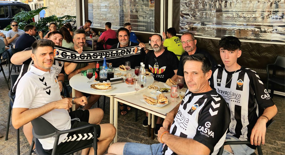 BellotesAlbineg's tweet photo. Primer esmorzar de la pretemporada 2023/24 en 
Ca Mario.....Pam Pam Orellut 
🤍🖤🤍🖤🤍🖤🤍🖤🤍🖤🤍🖤
Alfondeguilla&amp;LaVall&amp;Castelló https://t.co/AiPccoruAv