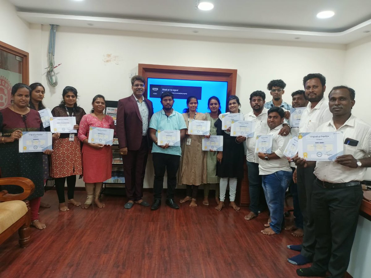 tndwwa's tweet photo. @tndwwa  நிறுவனத் தலைவர் டாக்டர் @kaizensukumar அவர்களின் அறிவுறுத்தலின்படி #JBGroup அலுவலர்களுக்கு "மன அழுத்த மேலாண்மை பயிற்சி" வகுப்புகள் நடத்தப்பட்டன. 
@METROPEOPLE @LabourTalk #Stressmanagement #Depration #மனஅழுத்தமேலாண்மை #boss #vision #rajsmart https://t.co/tZGxZWULe8