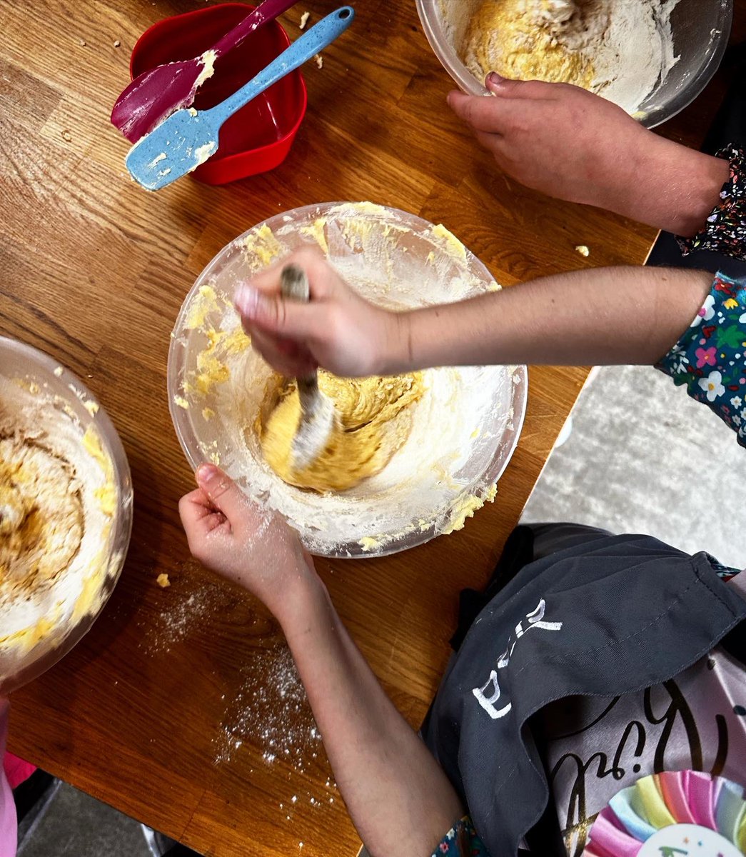 🎉Wet Weather Fun 🎉

If the weather’s wet all summer, book a private cookery/craft workshop for 8 friends for a two hour workshop. Morning or afternoon, subject to availability. £25pp
Please email us helo@ysied.co.uk

Coffee &amp; cake bar open throughout workshops for parents 😊