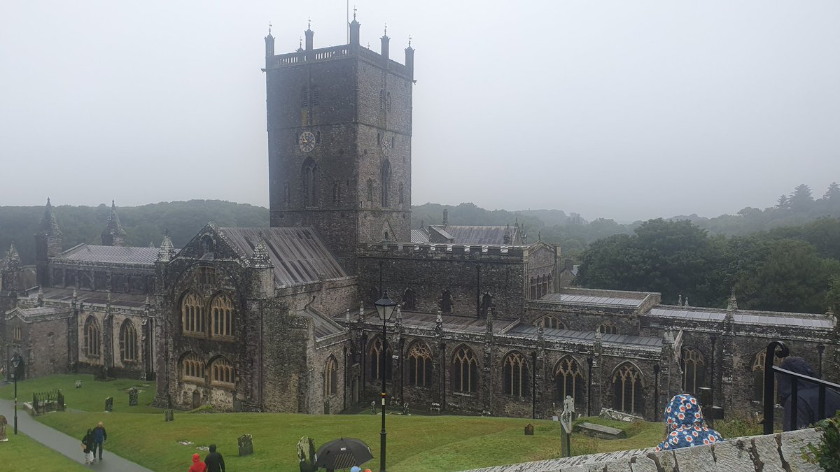 Prynhawn da from a rainy St David's Cathedral where we are singing this weekend's services. Do join us for today's Evensong at 6pm if you're passing.