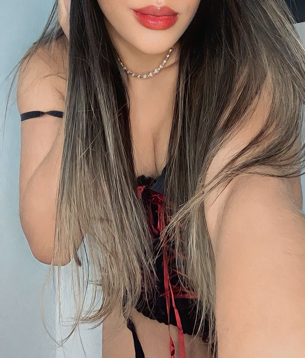 LaraCorteez's tweet photo. Ansiosa pra temporada em SP, tem um tempinho que não vou, saudade dos paulistas, rs.🙊 https://t.co/KuOPxl76ql