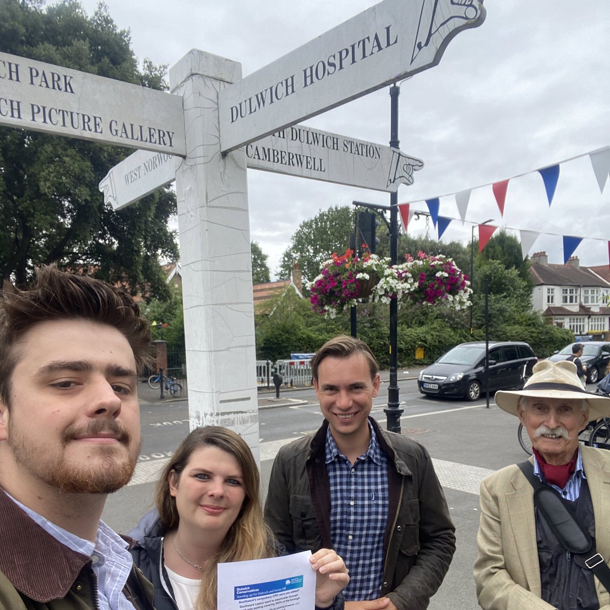 ForresterJJ's tweet image. Great to be out this morning with the @dwnconservative as we support @Chrissie_W13’s GLA campaign in Lambeth and Southwark. 
We spoke to voters about the councils plans to impose a CPZ across the area which will harm residents and businesses!