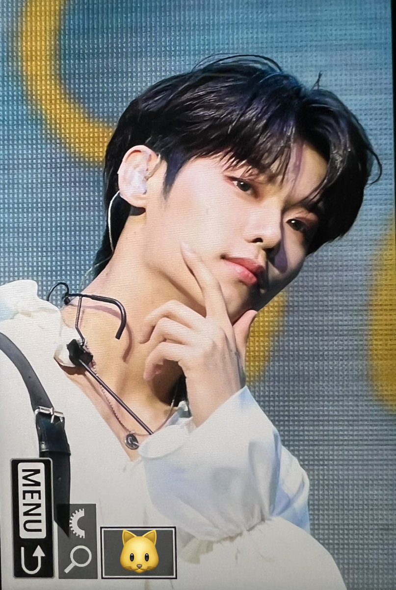 냥 tweet media
