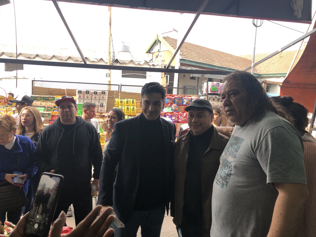 nazaetchepare's tweet photo. Hola, estuvimos en José C. Paz junto a Cristian García, nuestro candidato a Intendente, conversando con los vecinos y difundiendo nuestra propuesta electoral. https://t.co/UtjeI9Vw5W