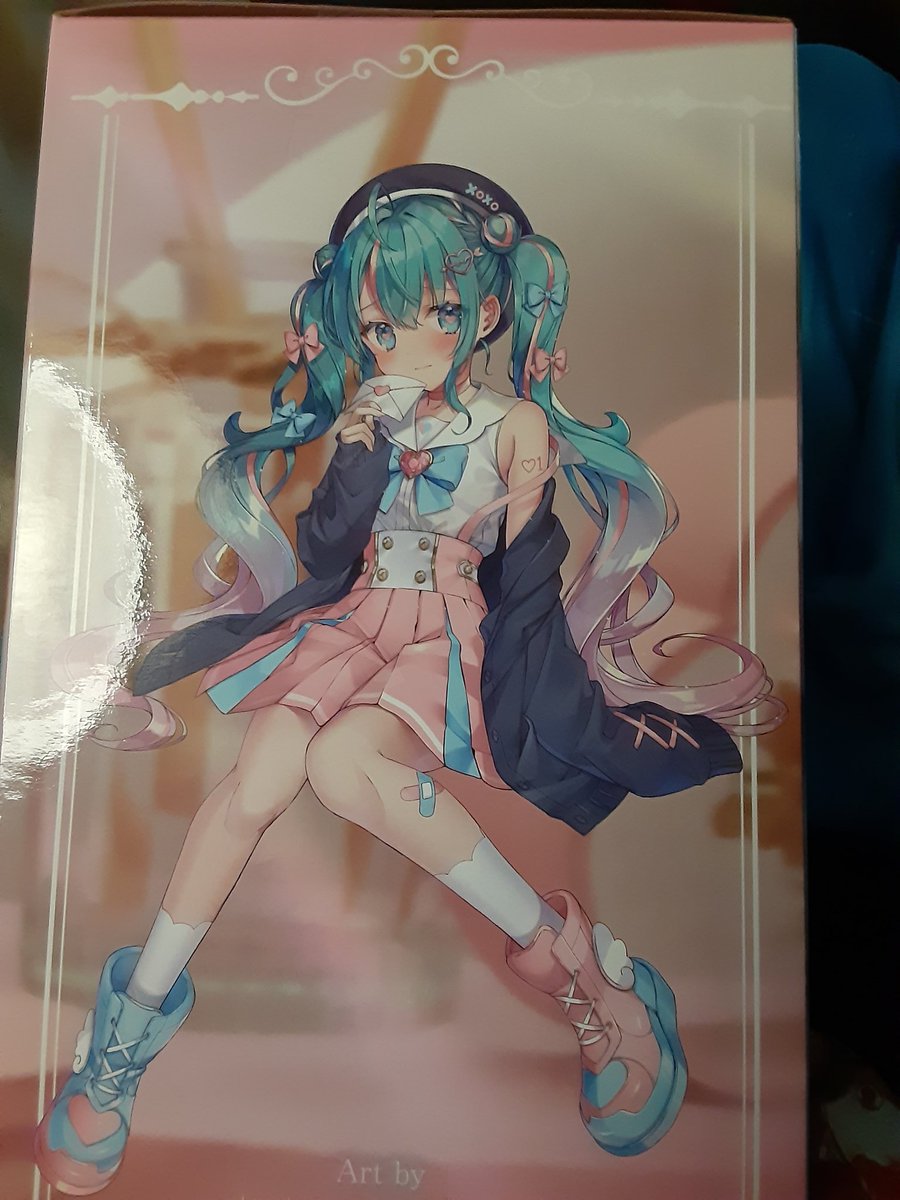 Chiibihime's tweet photo. #anime
#conneticon
#HatsuneMiku
Klee figure was over 300 dollars...so I got Miku for 39 instead😂I just loved this art!🥺 https://t.co/xCB2gmRw1K