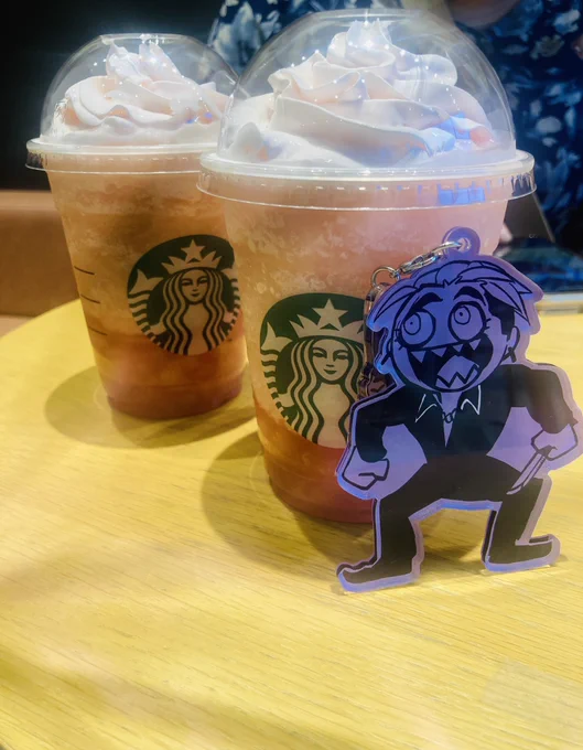 今日はお友だちとお買い物してきたー!めっちゃ楽しかったメガネもドレスも今まで選ばないような形とカラーをお友だちに選んでもらったからドキドキだ私は地味な色しか選ばないから