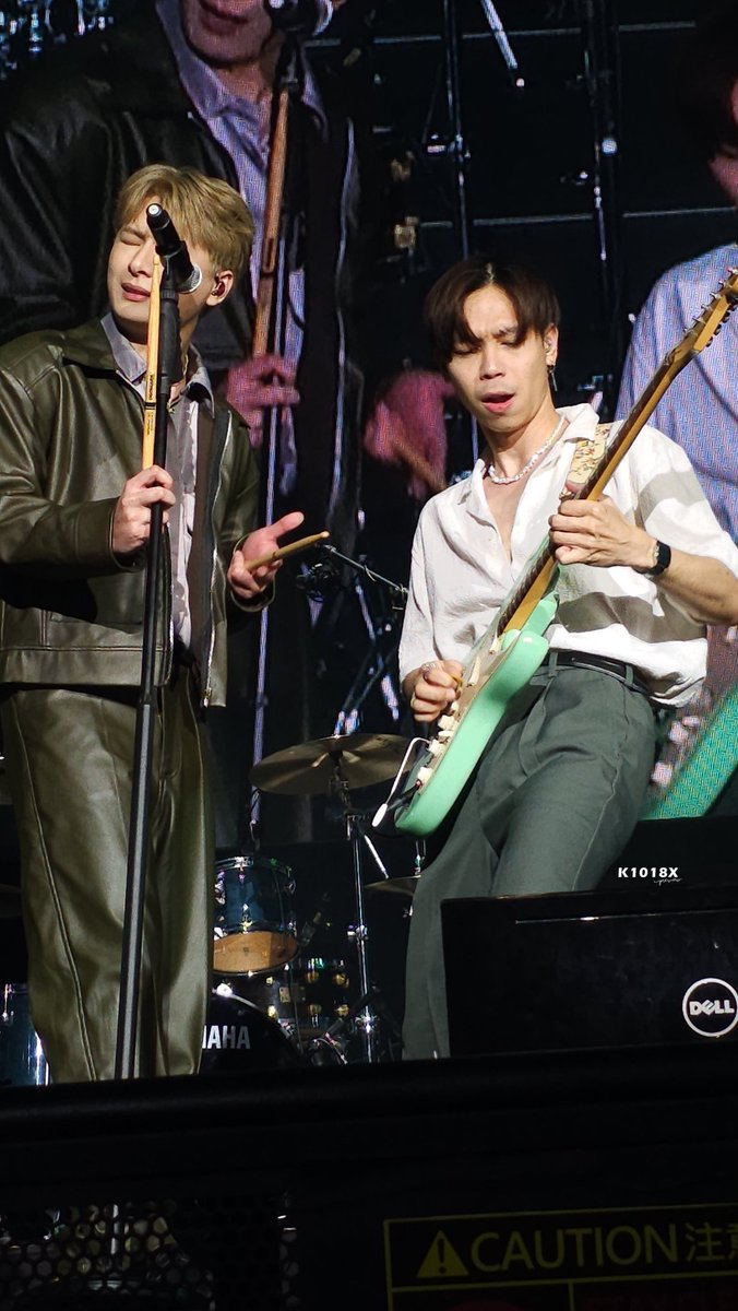 k1018x's tweet photo. 230722 enjoy the stage 🤟🏻

#KristSoloMSAR 
#KristPerawat 
#KristSoloAsiaTour2023 
@kristtps https://t.co/BQQ5k7wFQR