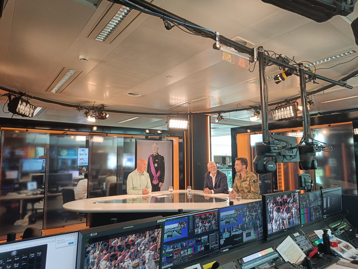 DrVrt89's tweet photo. 🇧🇪 21 Jul 23 - Een ervaring rijker

Ook dit is Defensie, een organisatie die je het vertrouwen geeft om als co-commentator de Nationale Defilé te verzorgen.

Bijzondere dank aan @ErikEenaerts , en Sophie Laurent.

Fijne samenwerking met @JensFranssen , Flip Feyten en @vrtnws. https://t.co/0irwTBSPUL