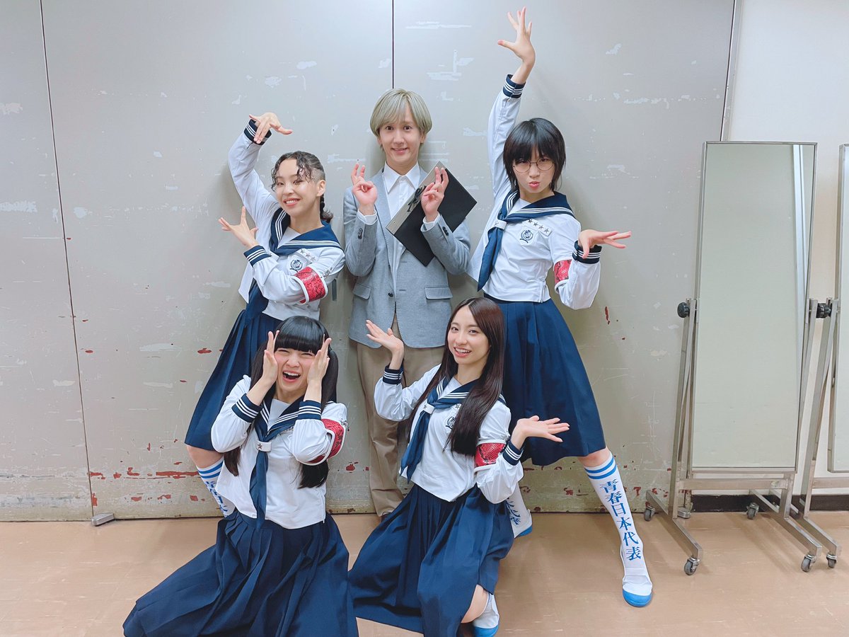 9taro_sueyoshi's tweet photo. 対バンのアイドルの特典会に
ちゃっかり参加する軽率オタクでしかない😂

(リーダーズさんもふるっぱーさんも大好き🫶) https://t.co/ywNGn18ZWX