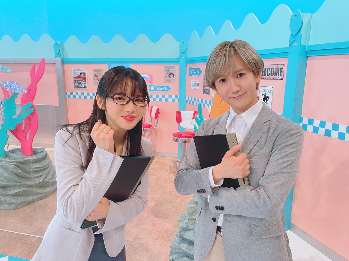 9taro_sueyoshi's tweet photo. 対バンのアイドルの特典会に
ちゃっかり参加する軽率オタクでしかない😂

(リーダーズさんもふるっぱーさんも大好き🫶) https://t.co/ywNGn18ZWX