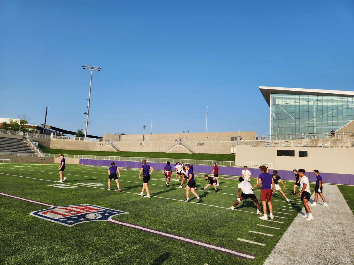Boys warming up for Vikings 11 ON