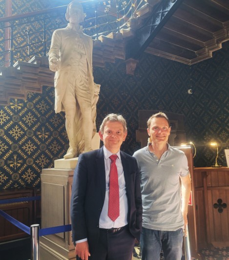 I_Am_NickBloom's tweet photo. Spent the day at beautiful Glasgow University, and saw the Adam Smith statue (with Anton Muscatelli) on Smith's 300th anniversary.

Visiting Glasgow's Adam Smith statue was free, while visiting London's Karl Marx's grave cost £4.

Capitalism v Communism in practice and theory :-) https://t.co/eixgoprlbX