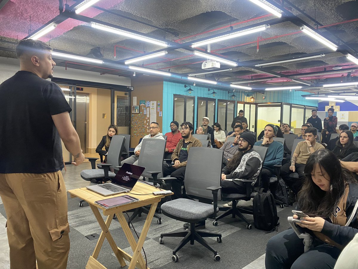 erickwendel_'s tweet image. Estamos live com Danilo Assis na primeira edição da @nodebr experience 💚

🔗 acompanhe online: youtube.com/live/AaxTpe3b2…

#nodebr #nodebrxp