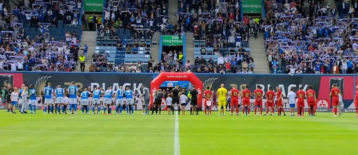 SevillaFC's tweet image. 🚨 ¡Comienza el partido en Alemania! ▶️

🔵 0⃣-0⃣ ❤️ (1') #HansaSevillaFC