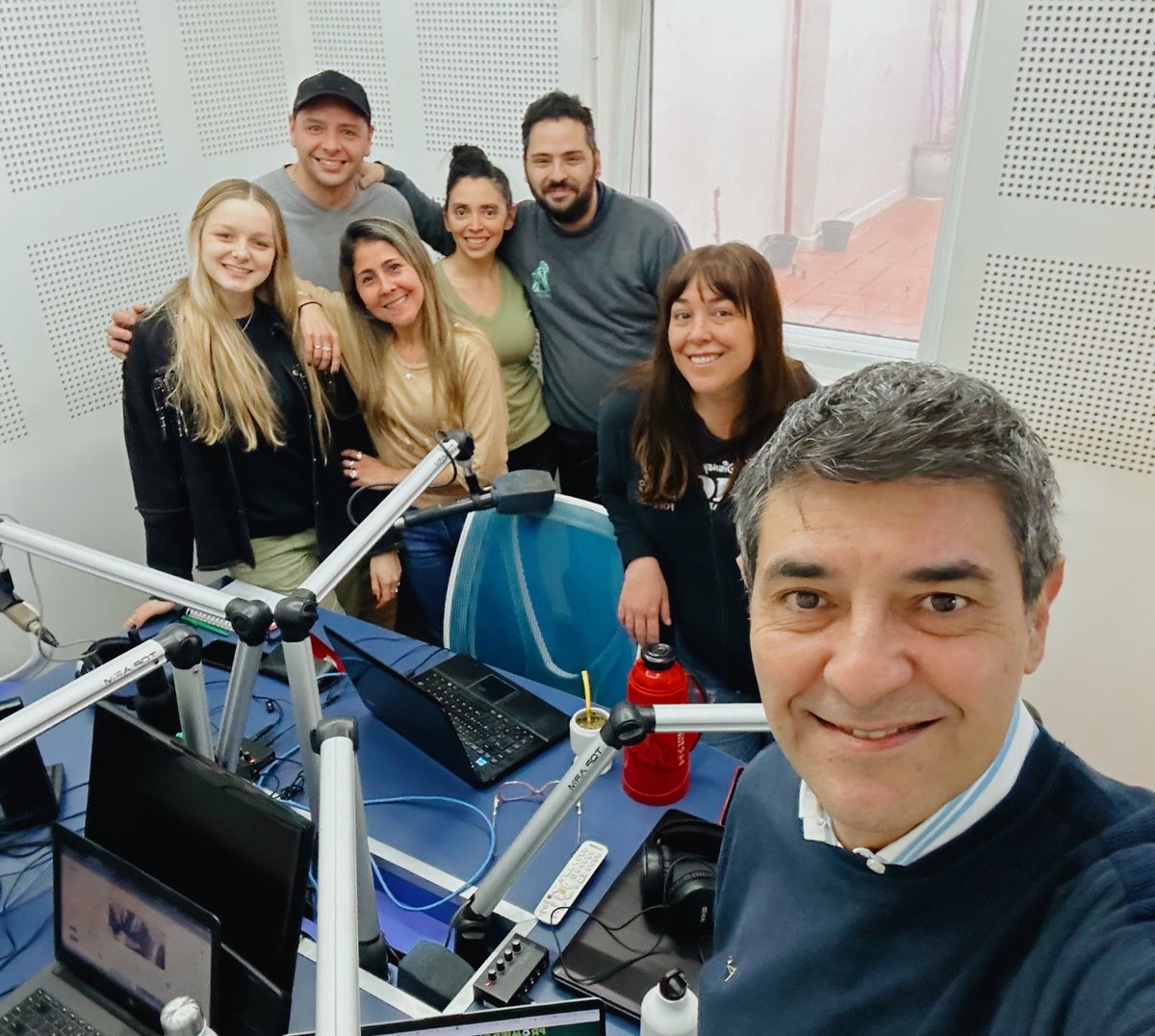 ESTO ES DÍA G ☺️💙 Por @radiosuquia hasta las 13 hs⤵️ 📻 96.5 🔗 suquia.ar 📲 3516885958 @GerardoLopez @comarzano @soylageo @catugarimanno @Lolyguapas @FlavioCastello5