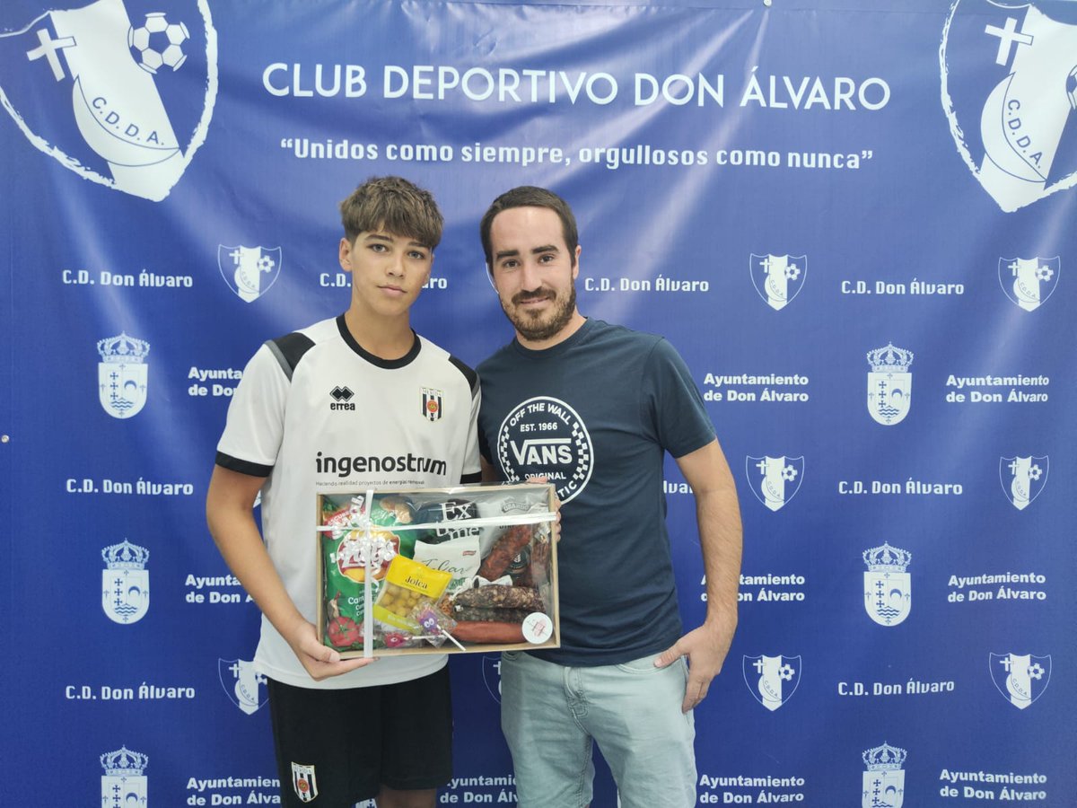 CD_DonAlvaro's tweet photo. ⚽ TORNEO FUTBOL 7 ⚽

Gracias a todos/as  por la maravillosa noche que pasamos ayer.
Disfrutamos de nuestros jugadores veteranos, actuales y  niños/as de la escuela de fútbol.

1° Los Galácticos Montepinar
2° Tates
3° Mérida A.D.
#juntossumamosmas https://t.co/Ico8tKAkCV