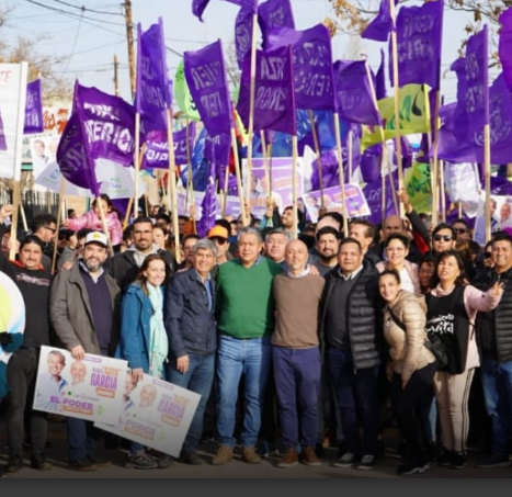 EnzoGiacinti's tweet photo. Mañana Porque el poder lo tiene la gente #Cutral-Có hace historia y de la mano de @Rolo_Figueroa y @rubenojitogarci  intendente se terminara con la familia del poder y la impunidad.  Soplan vientos de cambio en toda la provincia, se viene un Cutral-Có donde se vive sin miedo. https://t.co/xD9ZqQ46BY