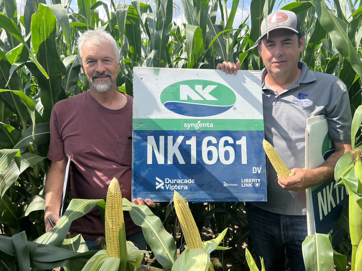 SCKSeedman's tweet photo. I thoroughly enjoy when customers are proud of their product! #NKFarmRally

Big thank to Fleming Feed and Grain https://t.co/AV9mrd8naU