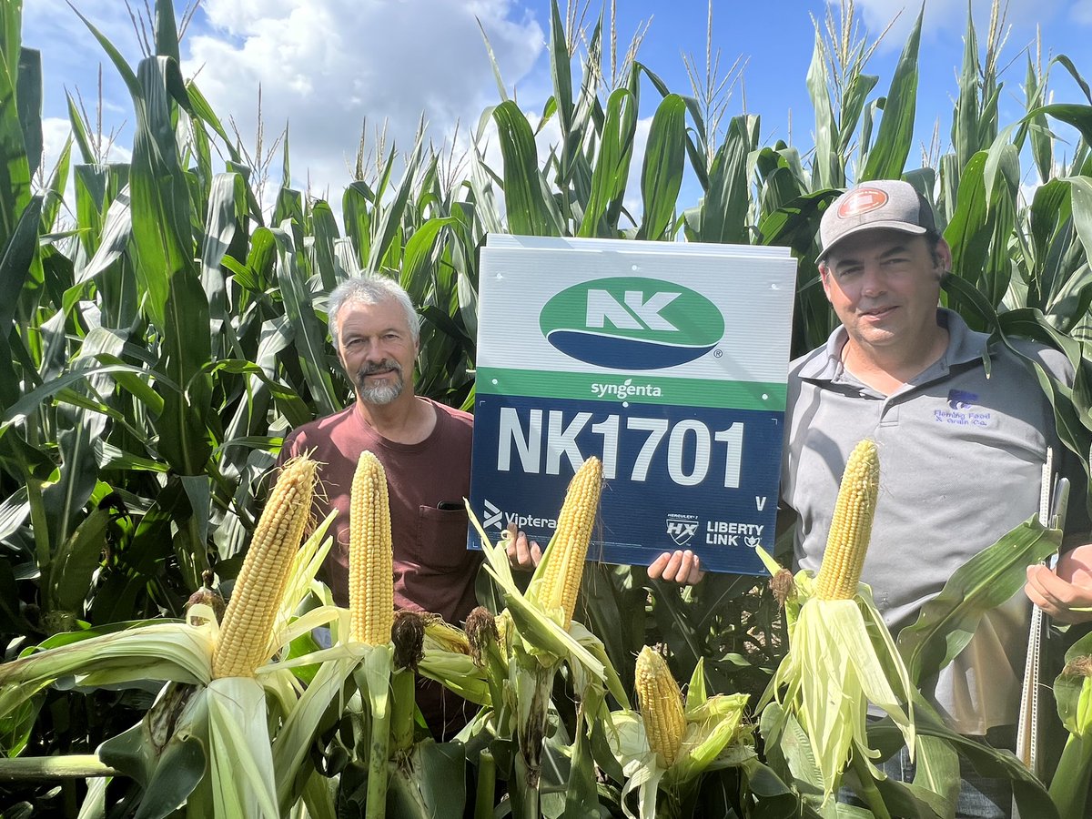 SCKSeedman's tweet photo. I thoroughly enjoy when customers are proud of their product! #NKFarmRally

Big thank to Fleming Feed and Grain https://t.co/AV9mrd8naU