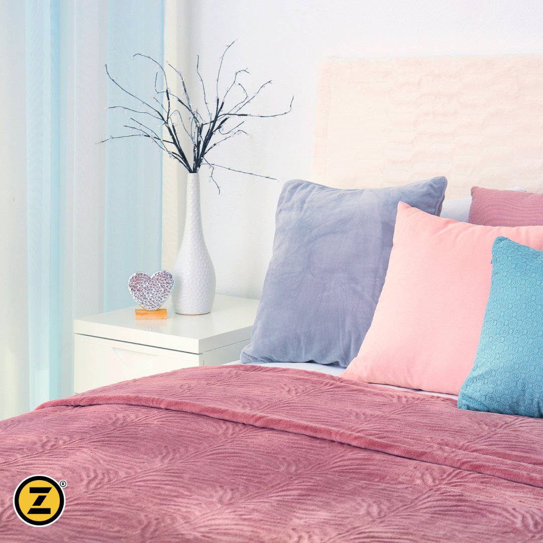 "Did you forget about me?" - your comforter. While you soak up the sun, let ZIPS give your comforter a much-needed refresh. You can thank us later. #laundrygoals