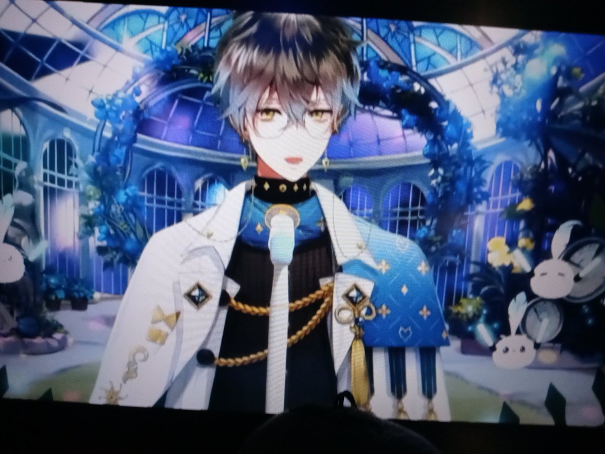 SeaSideSpectre's tweet photo. The face of a man who rickrolled an entire venue of people + people online
LOVE THIS GUY
THATS MY OSHHIIIIII
#VirtualToHK #VirtualFes https://t.co/Qft1DLkYaU