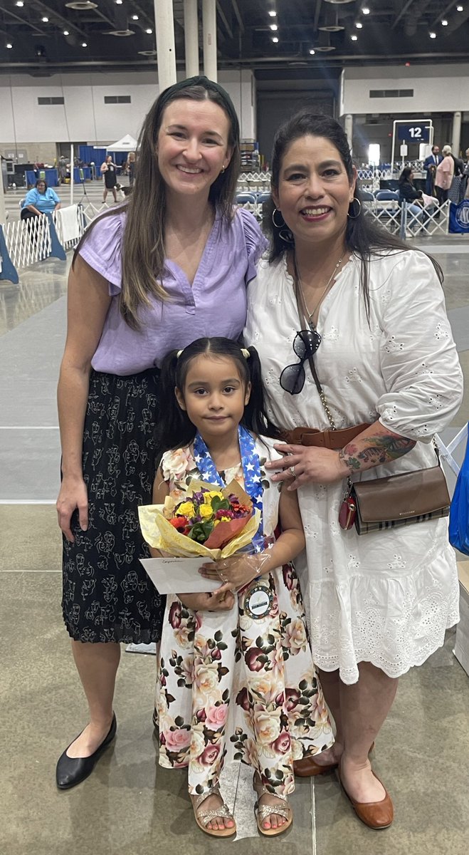 NewmanKaileigh's tweet image. Awards for World Dog Show series - CONGRATULATIONS Guadalupe! Pre K grade level best of grade! 

@drgoffney 
@kujawaecpk @adbustil 

We showed up with the largest cheering section for our youngest artists. #AmplifyAldineArt 
#AldineRising