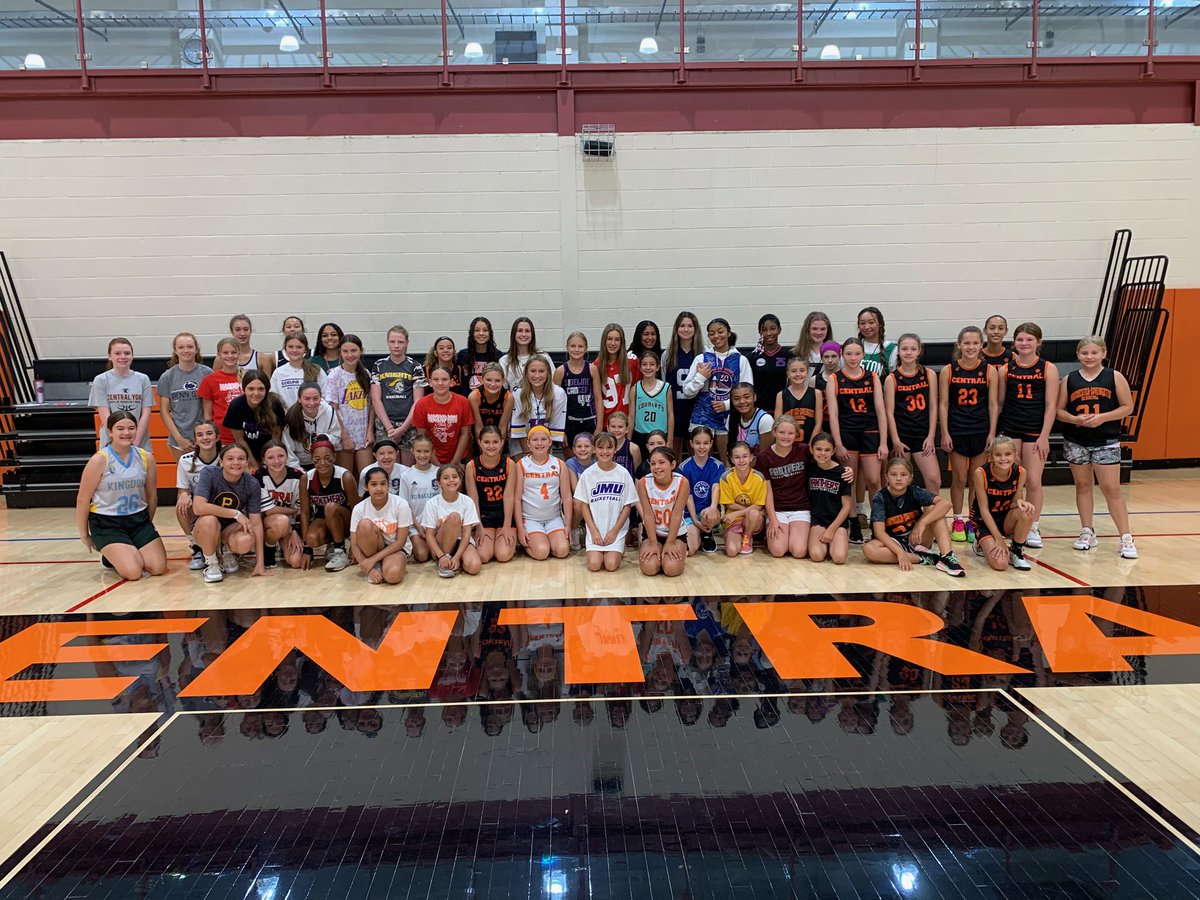 CentralYorkGir1's tweet photo. What a great week for our youth camp! Thank you to the campers and the HS girls who did a wonderful job running camp. https://t.co/hTpLdyFiNf