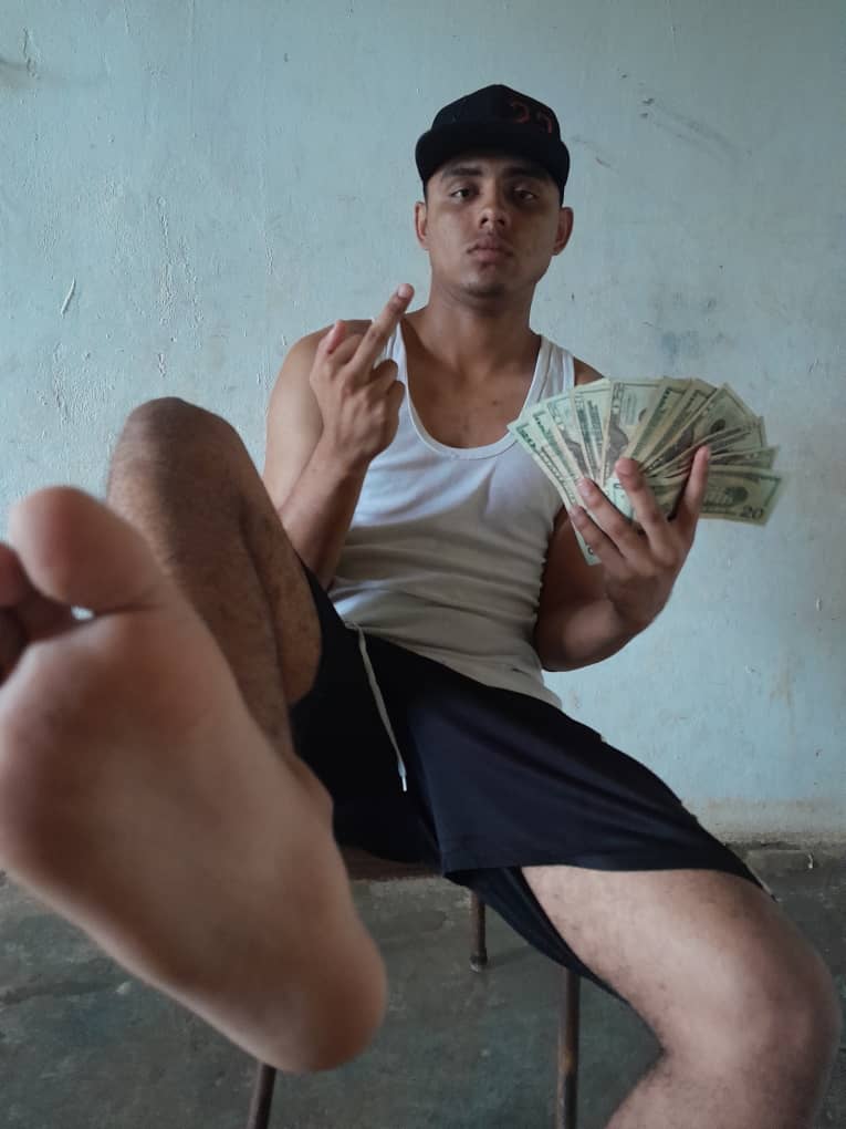 MasterSocks123's tweet photo. I love fucking your cash 💦💦💦

Give me your money, give it to me. I deserve every last cent.

Bow down bitches 🙇‍♂️ 

#findom #cashmaster #finsub #cashpig #cashfuck https://t.co/UMTVCtabIF