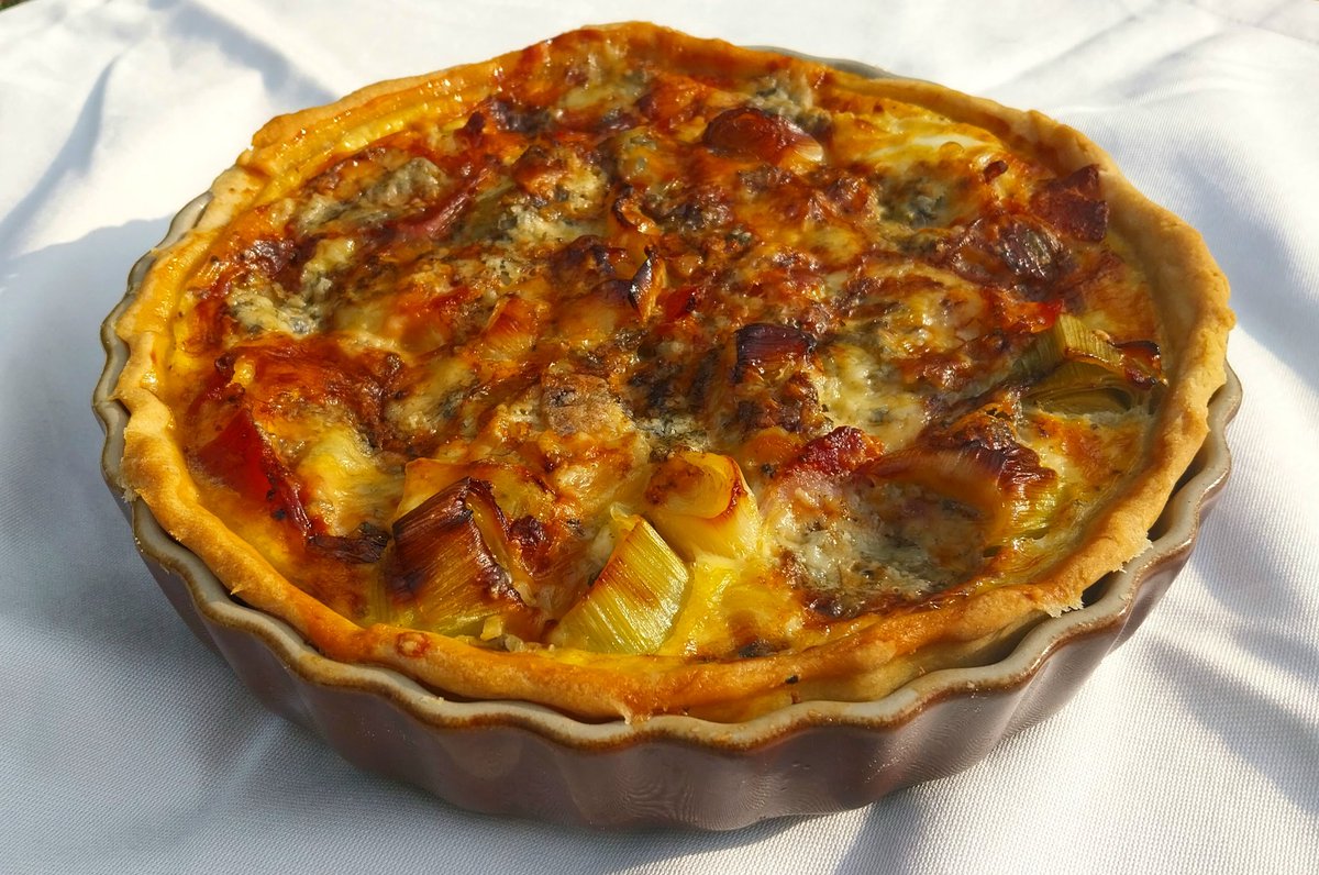 differentkitch's tweet photo. Buttery leeks, lean bacon and creamy Stilton cheese combine in this delicious flan, enjoyed warm or cold #food #blogging #foodblog #summereating https://t.co/72opRN0W5Z