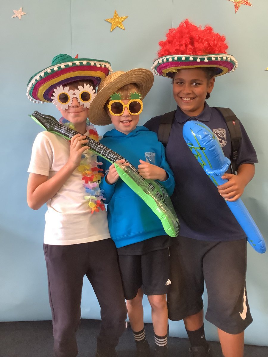 Mrs Smith tweet media