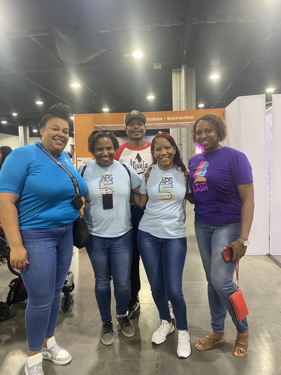 ⁦<a href="/apsupdate/">ATL Public Schools</a>⁩ #AtlantaPunlicSchools. Having a blast at the Back to School Bash!