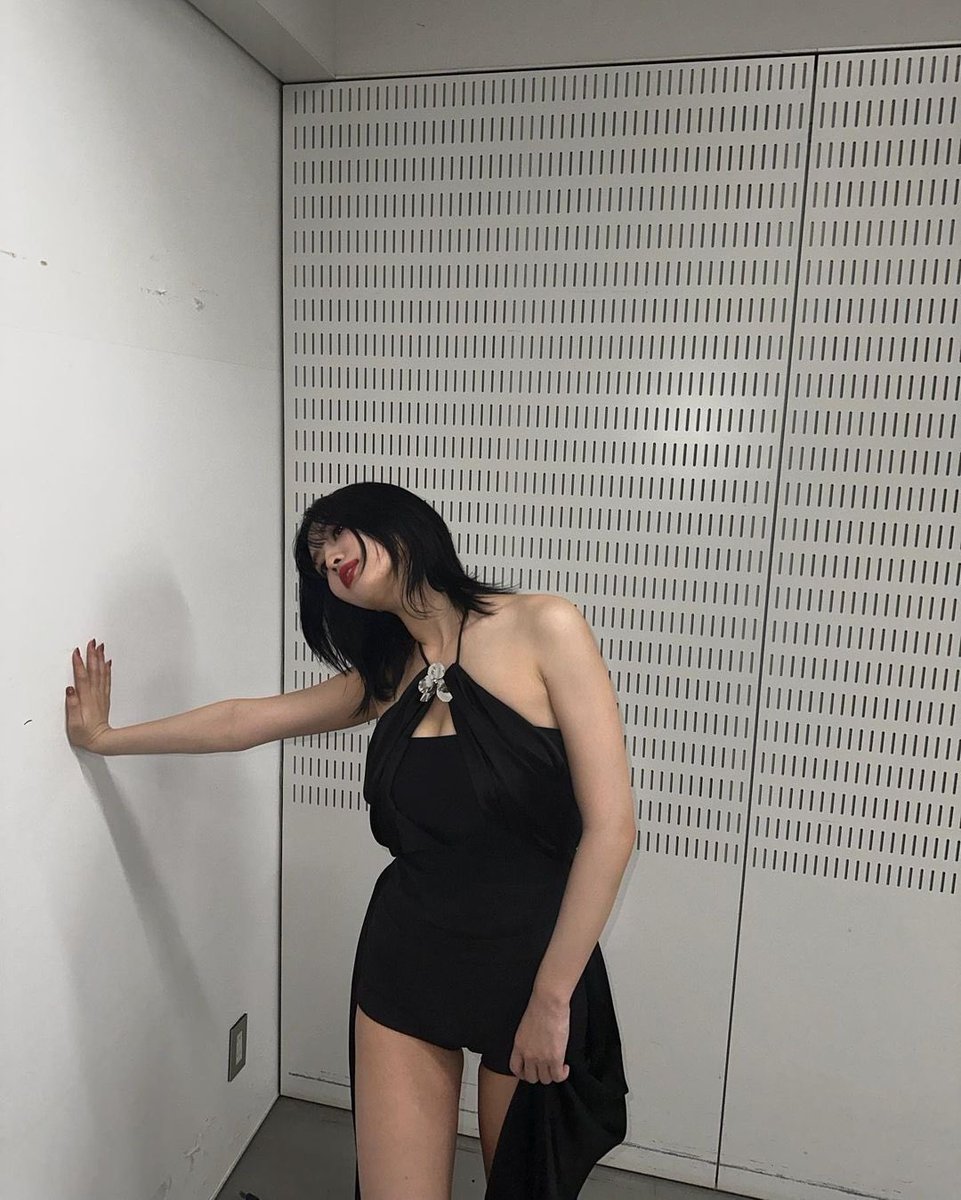 hiraichipeach's tweet photo. 1 ticket for                            1 ticket for 
Oppenheimer                          Barbie
please💣                                  please🩷 https://t.co/hpjzUI6rxv