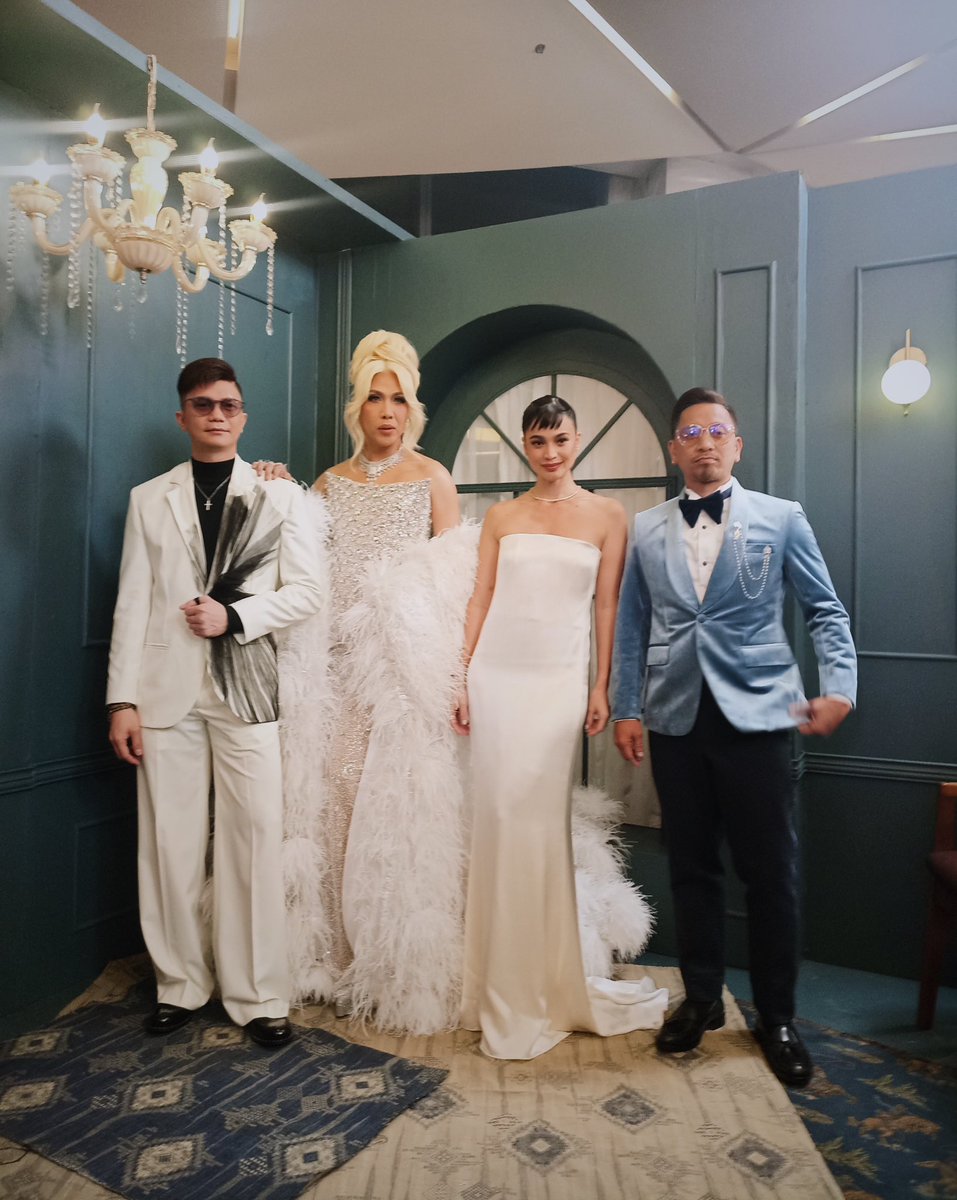 itsShowtimeNa's tweet image. Yung gusto nilang mag #MiniMsUDanceChallenge pero formal awra muna sa #GMAGala2023 😝

#ShowtimeOnGMAGala2023