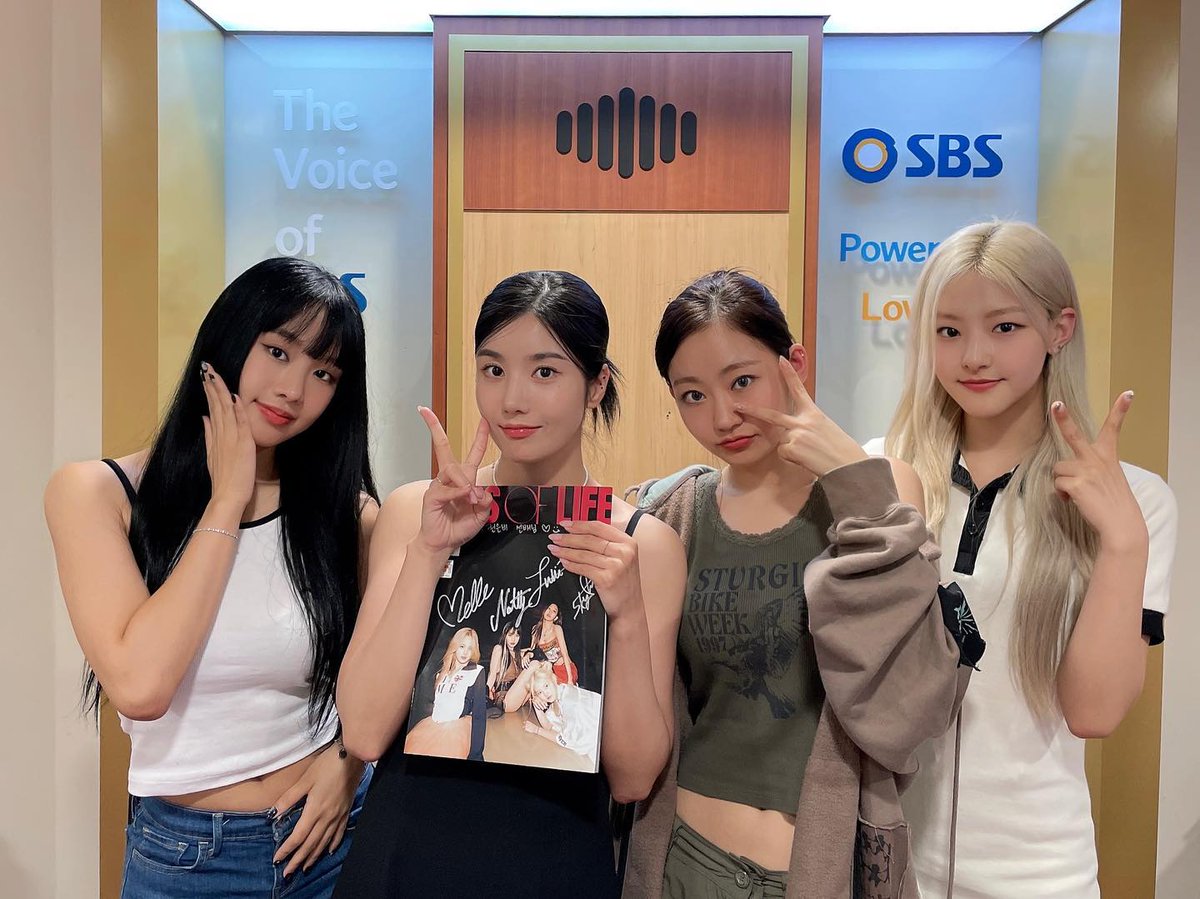 [📸] 230722 SBS Power FM Kwon Eunbi's Youngstreet Instagram Update with KISS OF LIFE Natty, Julie, and Haneul

🔗 instagram.com/p/CvACg19L40a/…

Make sure to like, share, and leave nice comments!

#권은비의영스트리트
<a href="/KWONEUNBI/">권은비 (KWON EUNBI)</a> #KWONEUNBI
#권은비 #ウンビ #クォンウンビ